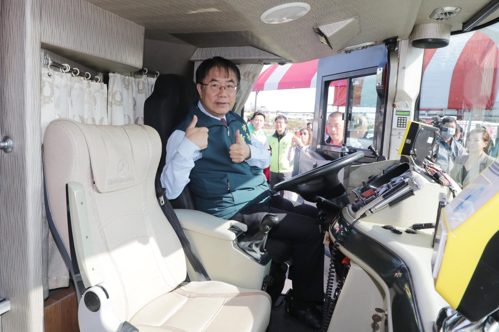 公車